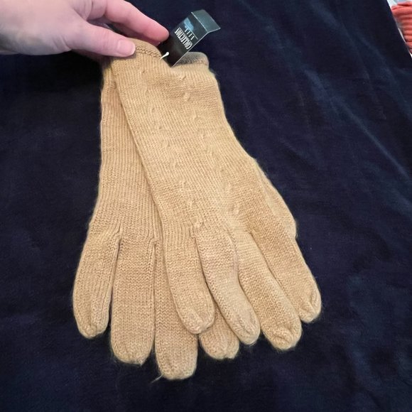 NWT! Women's Collections Camel Gloves - Picture 3 of 3